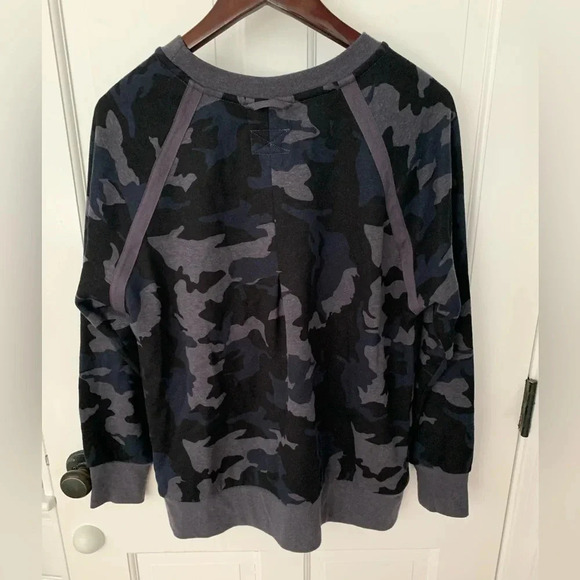 Prana Cozy Up Black and Gray Camo Sweatshirt Size Medium NWT - Picture 3 of 9